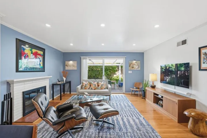 852 Peach Avenue, Sunnyvale, California 94087