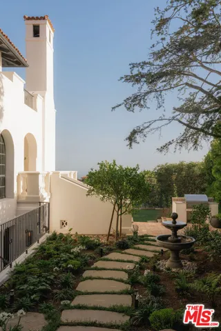 1475 E Mountain Drive, Santa Barbara, California 93108