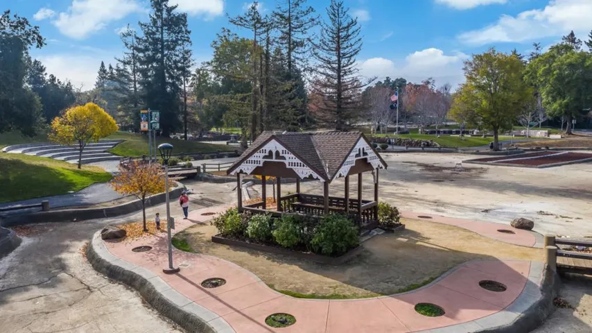 22920 Stonebridge, Cupertino, California 95014