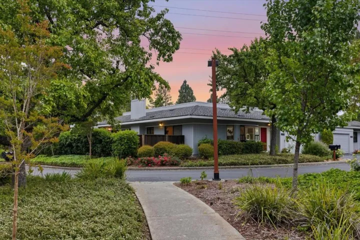 22920 Stonebridge, Cupertino, California 95014