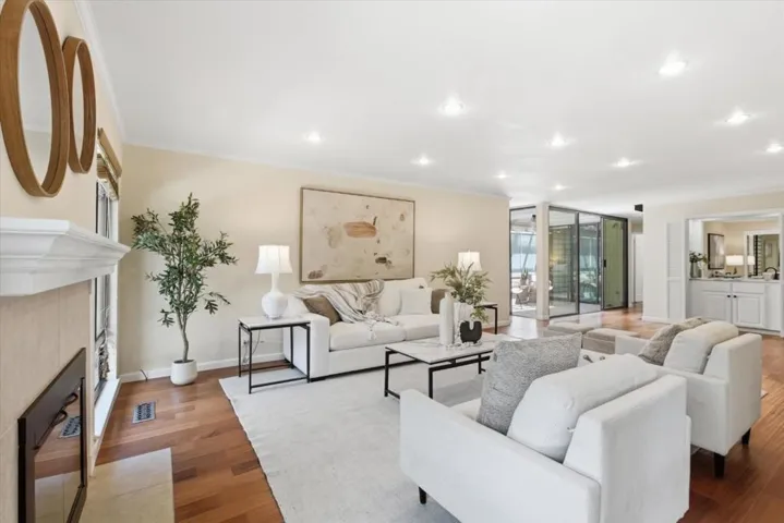 22920 Stonebridge, Cupertino, California 95014