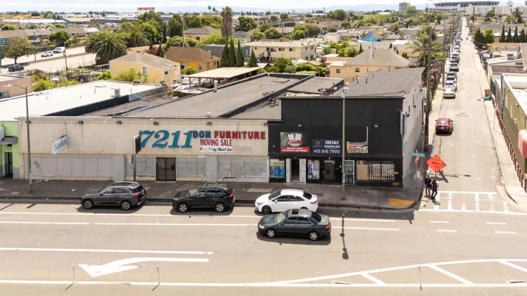 7201 International Blvd