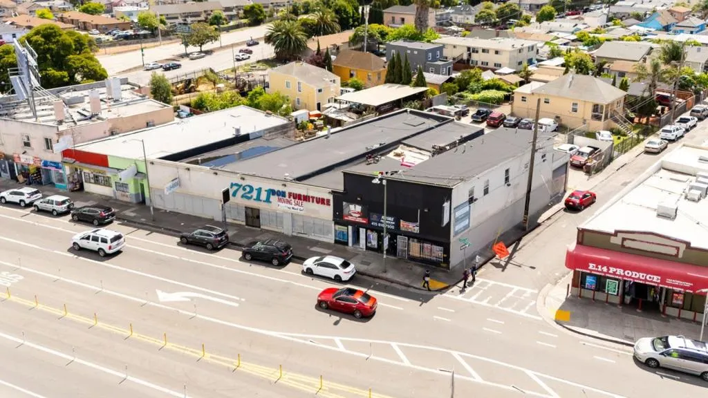 7201 International Blvd