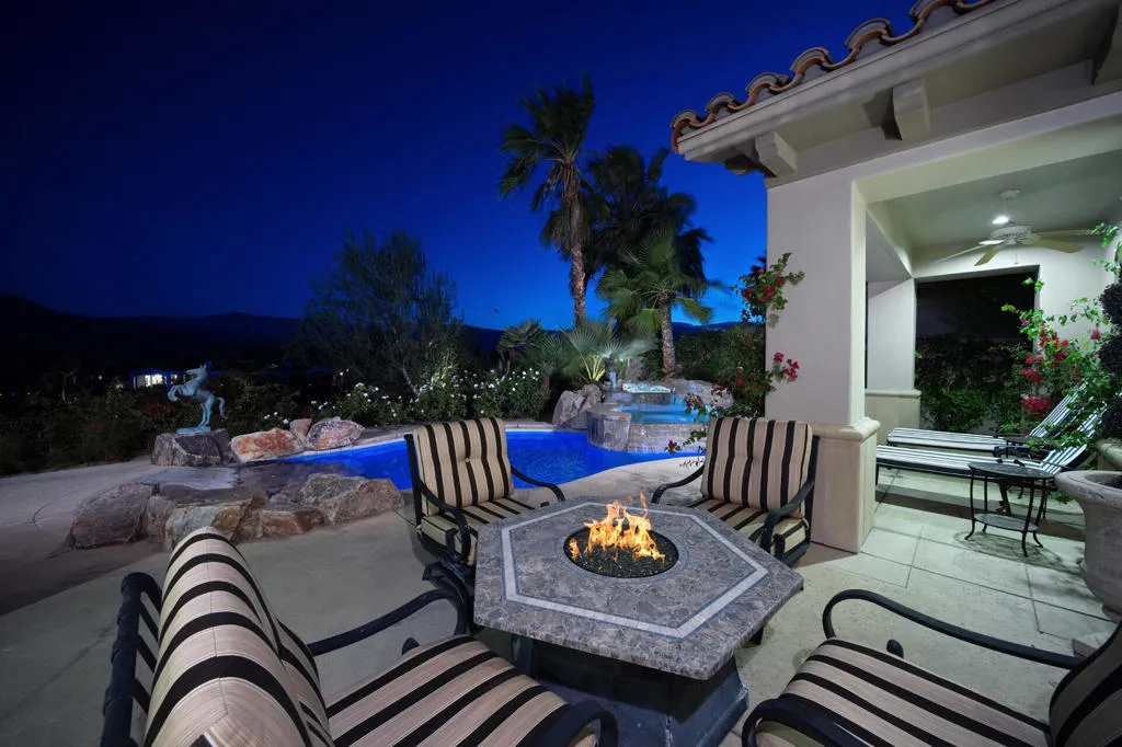 Pool & Spa
