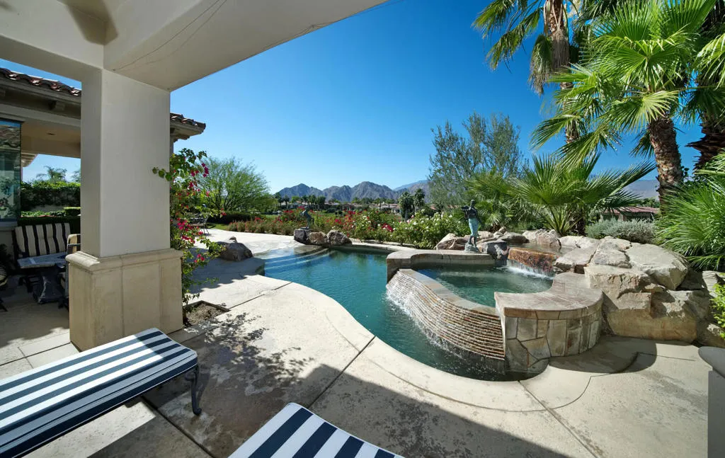 Pool & Spa