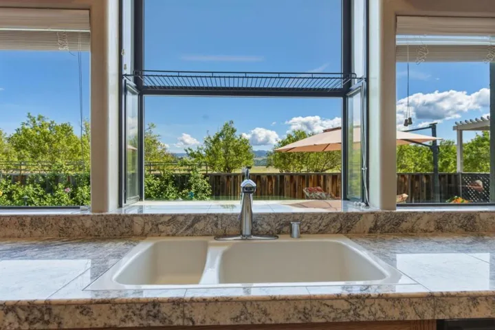 1290 Sonnys Way, Hollister, California 95023