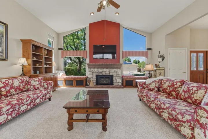 1290 Sonnys Way, Hollister, California 95023