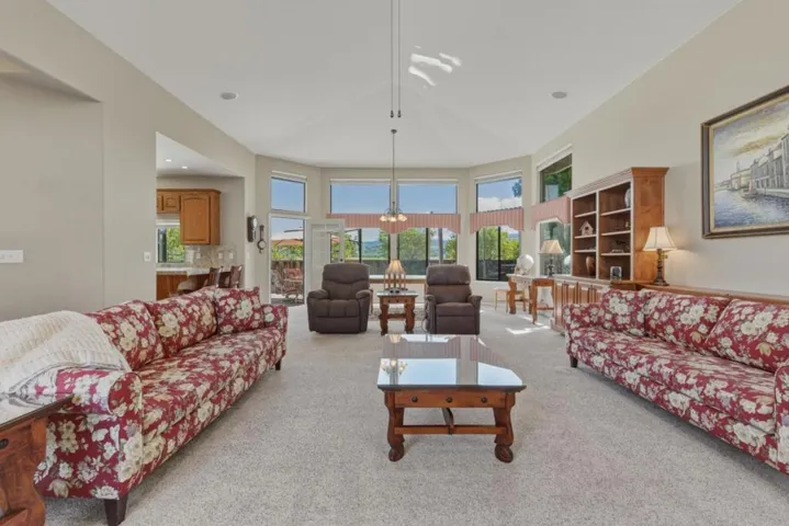 1290 Sonnys Way, Hollister, California 95023