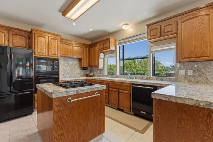 1290 Sonnys Way, Hollister, California 95023