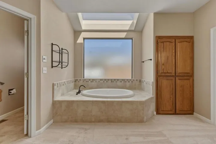 1290 Sonnys Way, Hollister, California 95023