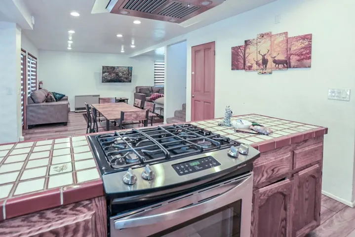 008_Kitchen and Dining Area