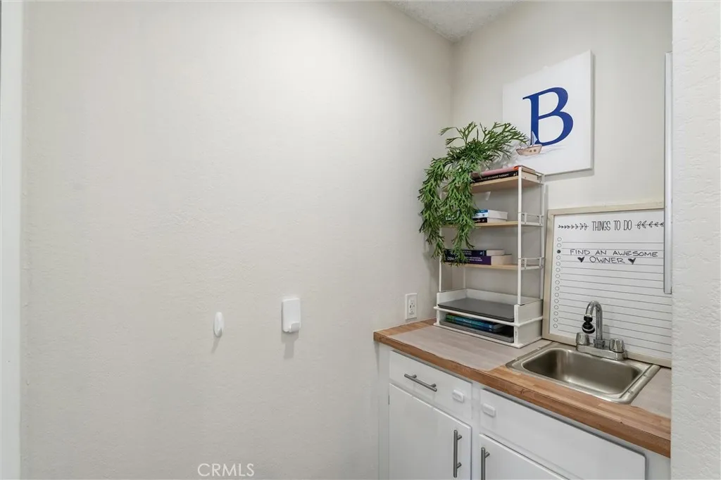 Wet Bar/office storage nook