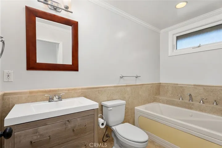 2199 National, Costa Mesa, California 92627