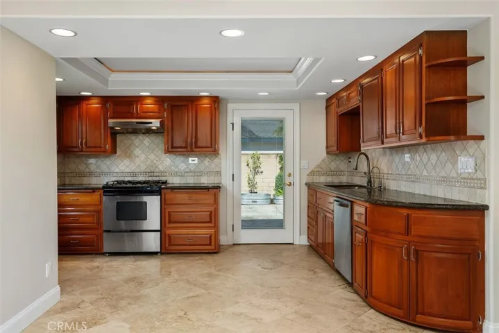 2199 National, Costa Mesa, California 92627
