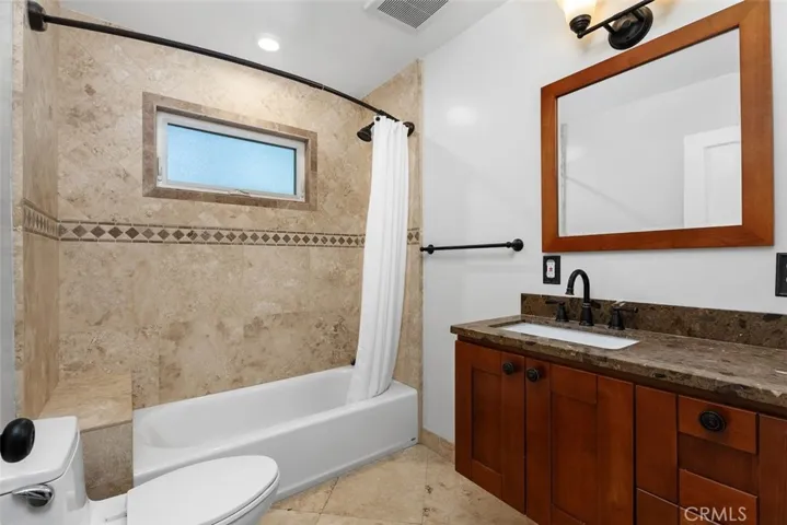 2199 National, Costa Mesa, California 92627