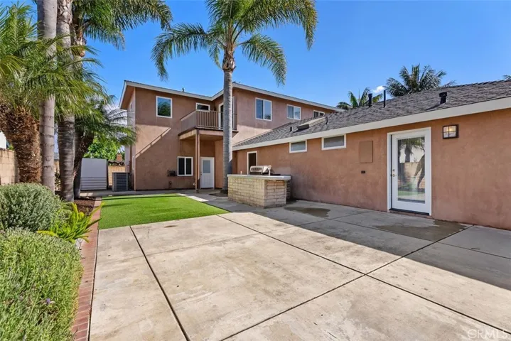 2199 National, Costa Mesa, California 92627