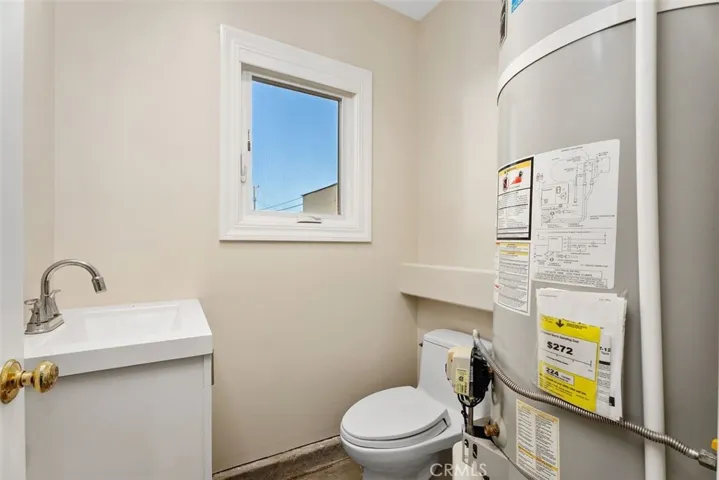 2199 National, Costa Mesa, California 92627