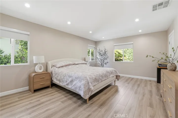 9711 Wheatland, Sunland, California 91040