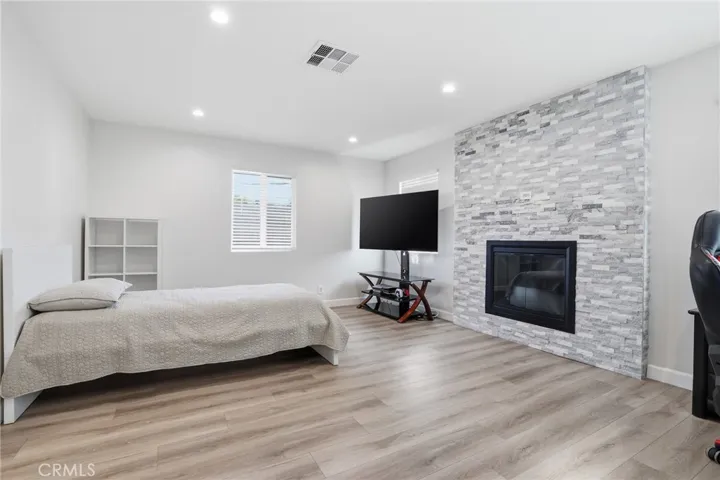 9711 Wheatland, Sunland, California 91040