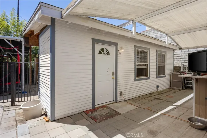 entrance to Studio apartment