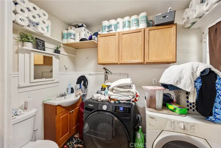 1/2 bath with laundry room