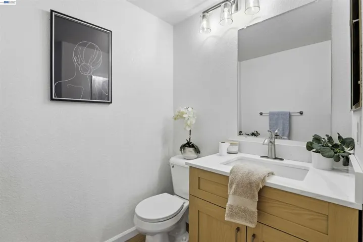 1/2 bath downstairs