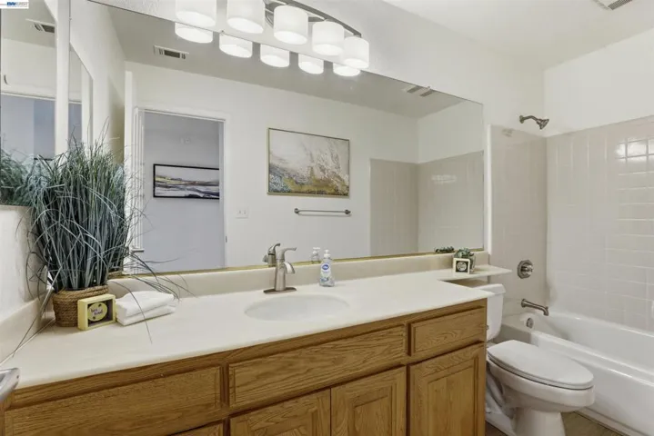 Hall bath upstairs