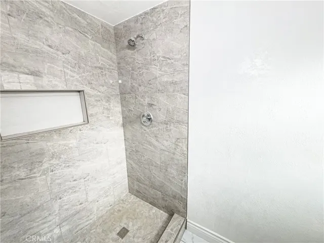 Master Suite 3/4 Bathroom