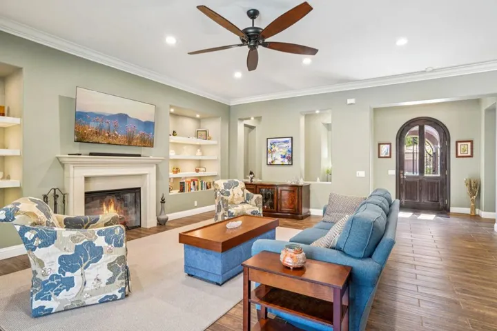 11-web-or-mls-Camino Pacifico-L0110-011