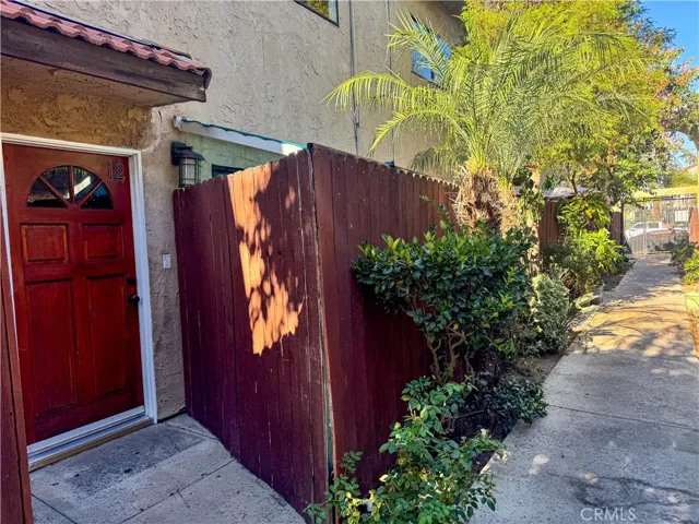 9019 Cedros Avenue 12, Panorama City, California 91402