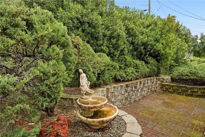 Entry courtyard.