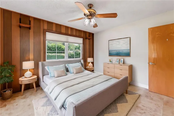 (Virtually staged photos – digitally edited images that add furniture, décor & styling to an empty room)