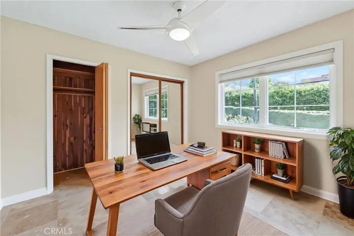 (Virtually staged photos – digitally edited images that add furniture, décor & styling to an empty room)