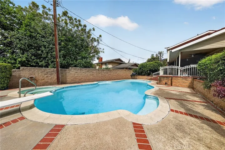 2446 Euclid Crescent E, Upland, California 91784