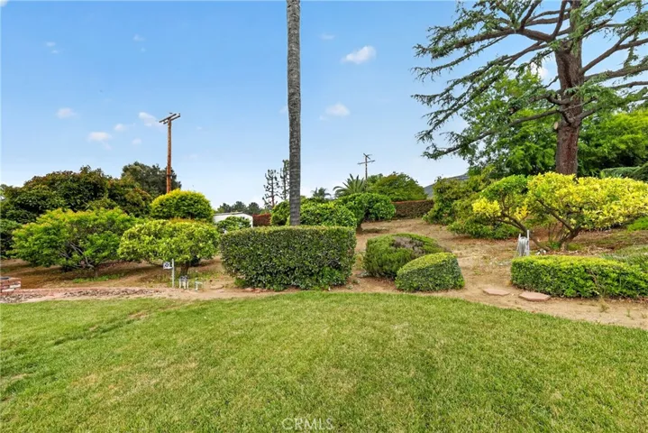 2446 Euclid Crescent E, Upland, California 91784