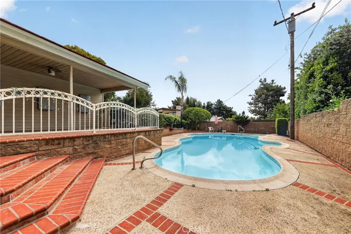 2446 Euclid Crescent E, Upland, California 91784