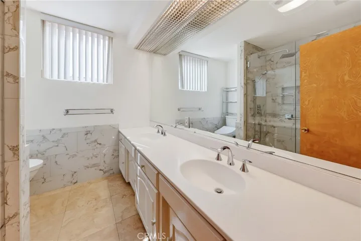 2446 Euclid Crescent E, Upland, California 91784