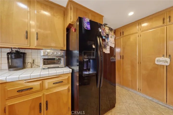 2446 Euclid Crescent E, Upland, California 91784