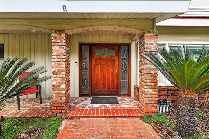 2446 Euclid Crescent E, Upland, California 91784