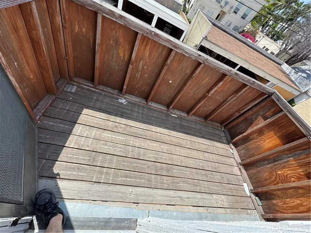 BDRM BALCONY