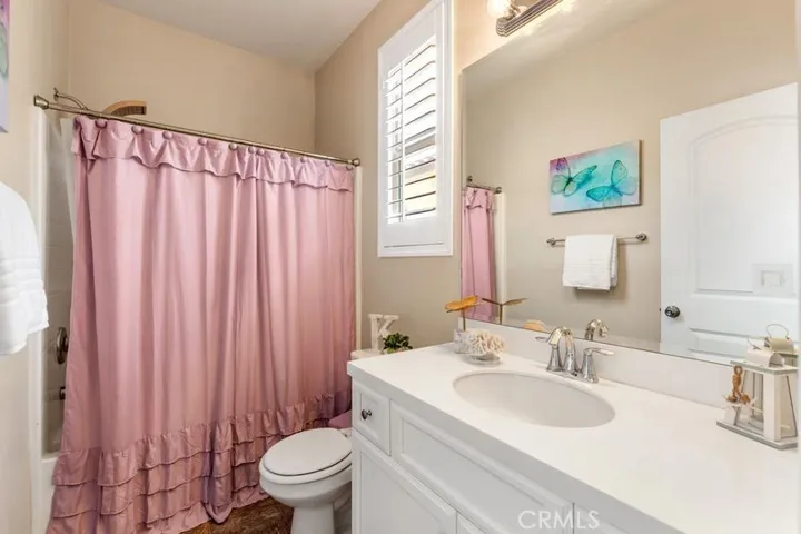 Ensuite bath to bed 2