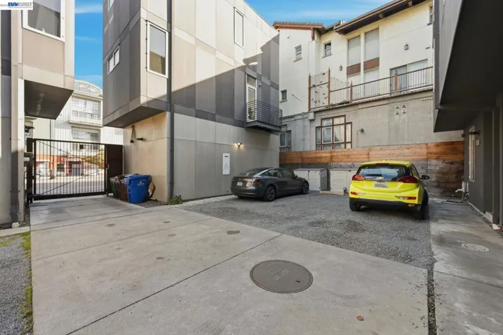 857 W Grand Ave, Oakland, California 94607