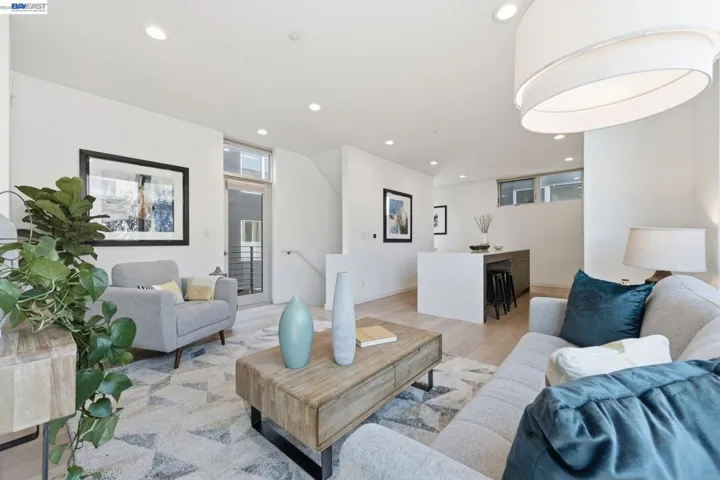 857 W Grand Ave, Oakland, California 94607