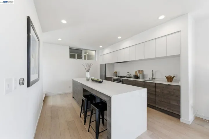 857 W Grand Ave, Oakland, California 94607