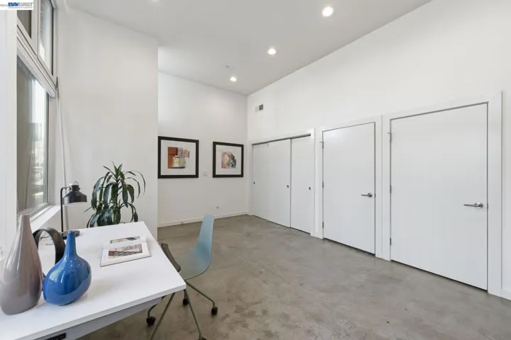 857 W Grand Ave, Oakland, California 94607