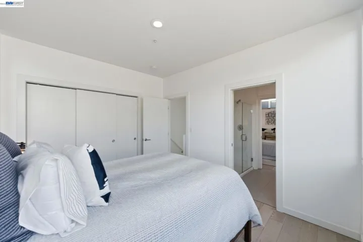 857 W Grand Ave, Oakland, California 94607