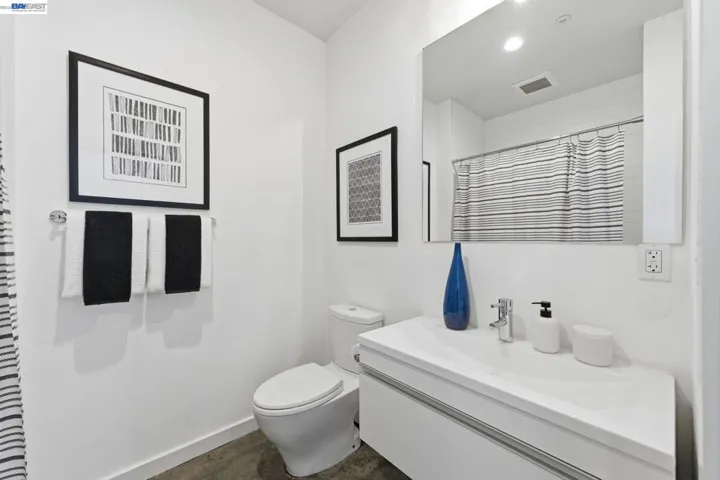 857 W Grand Ave, Oakland, California 94607