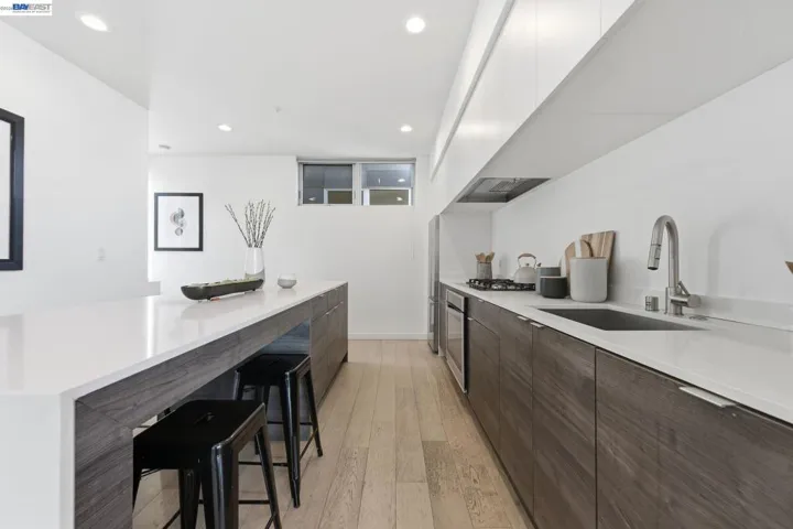 857 W Grand Ave, Oakland, California 94607