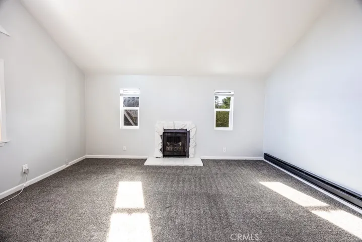 Spacious greatroom.