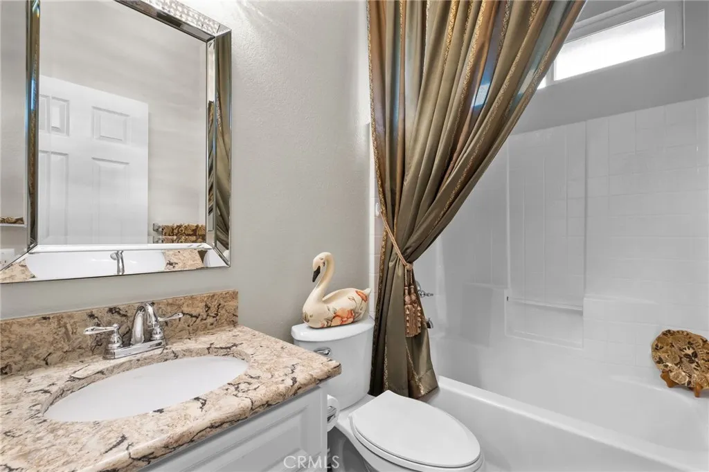 1st Full Bath off Front Bedroom